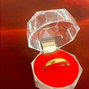 Slim Dome - 18K Saudi Gold, Size 7, $115 + SF